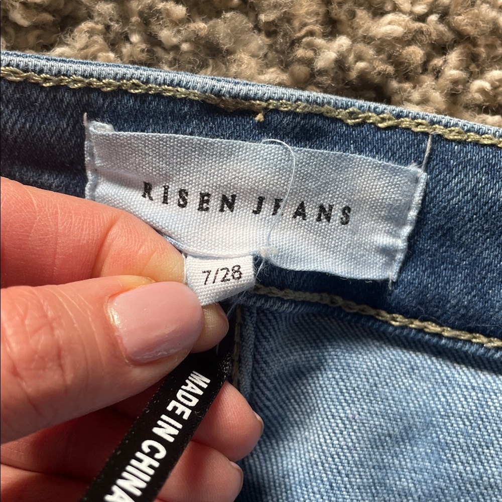 Risen stretch boutique cropped jeans. - Picture 6 of 10